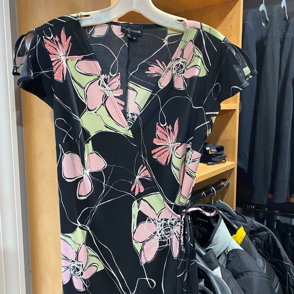 MY MICHELLE 2 WRAP DRESSES, MEDIUM, CAP SLEEVE